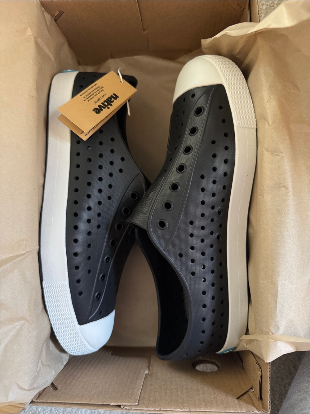 Native J6 Black Jefferson youth 6/ women’s 8